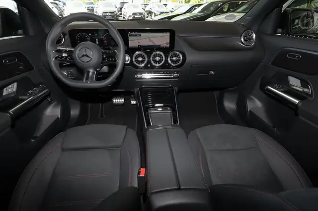 Mercedes-Benz Gla view 5