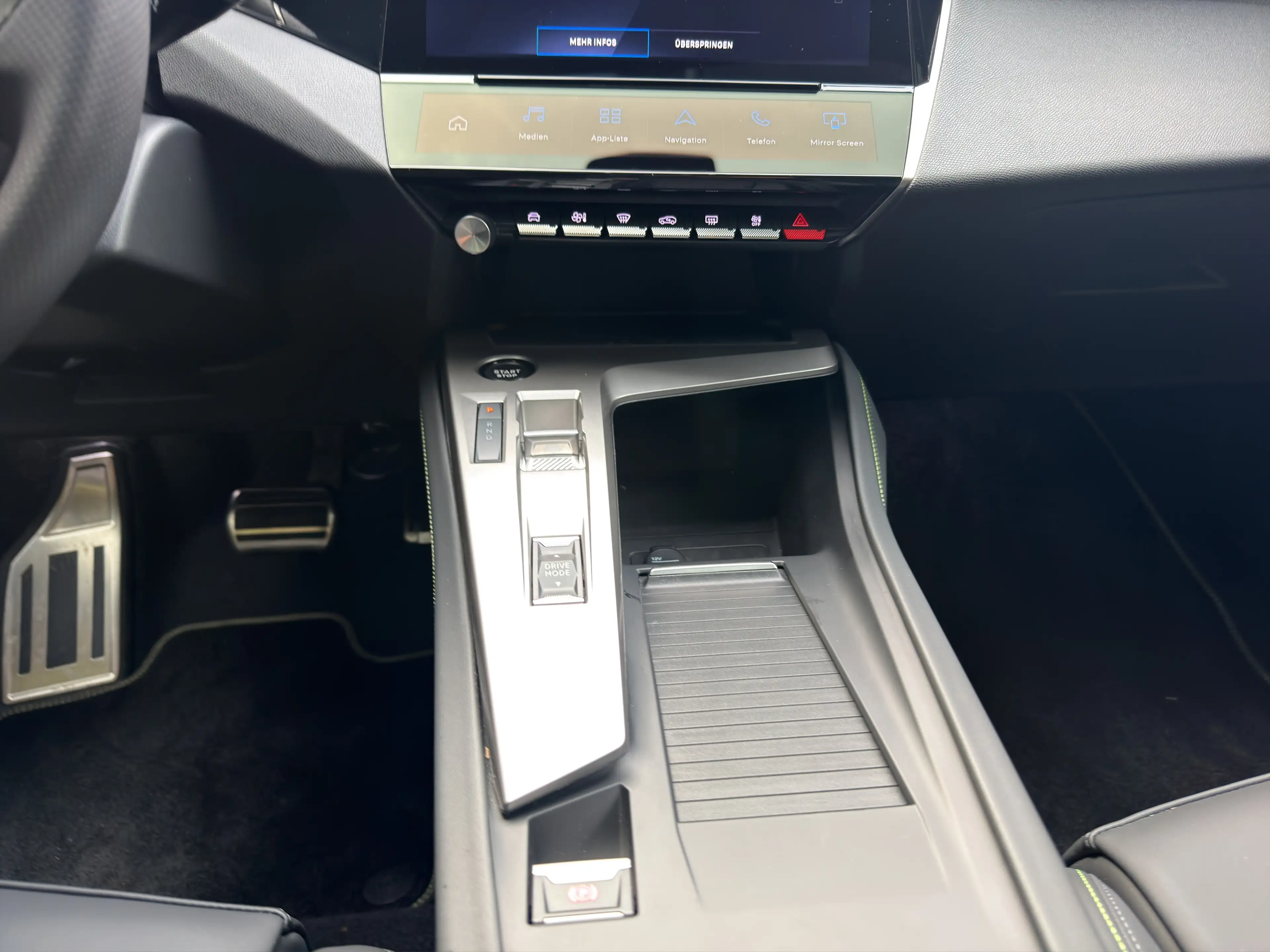 Peugeot 408 E-408 GT EXCLUSIVE — photo 12