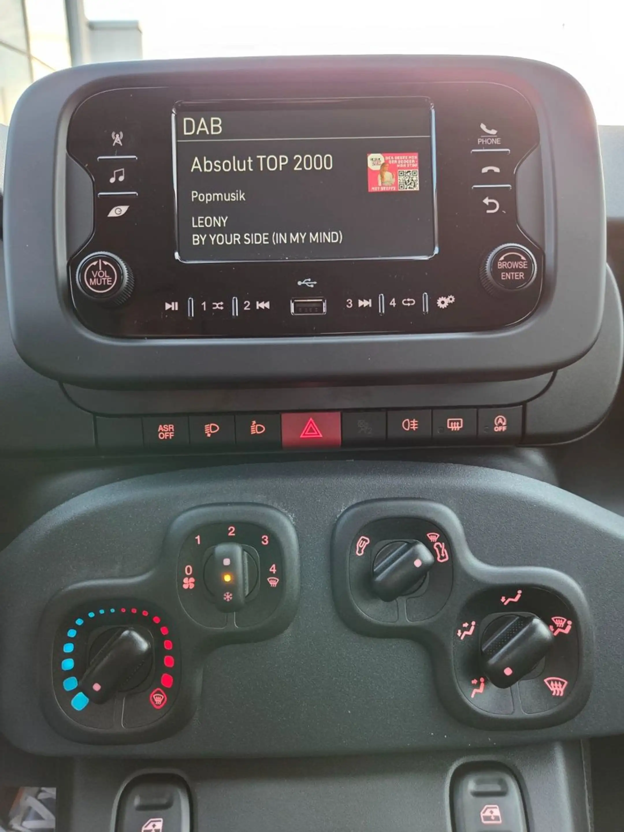 Fiat Panda "Pandina Icon" 1.0 GSE Hybrid — photo 15