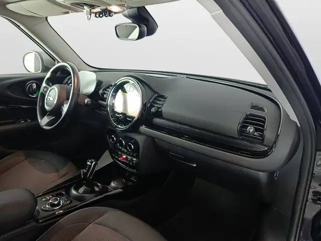 Mini Clubman view 11
