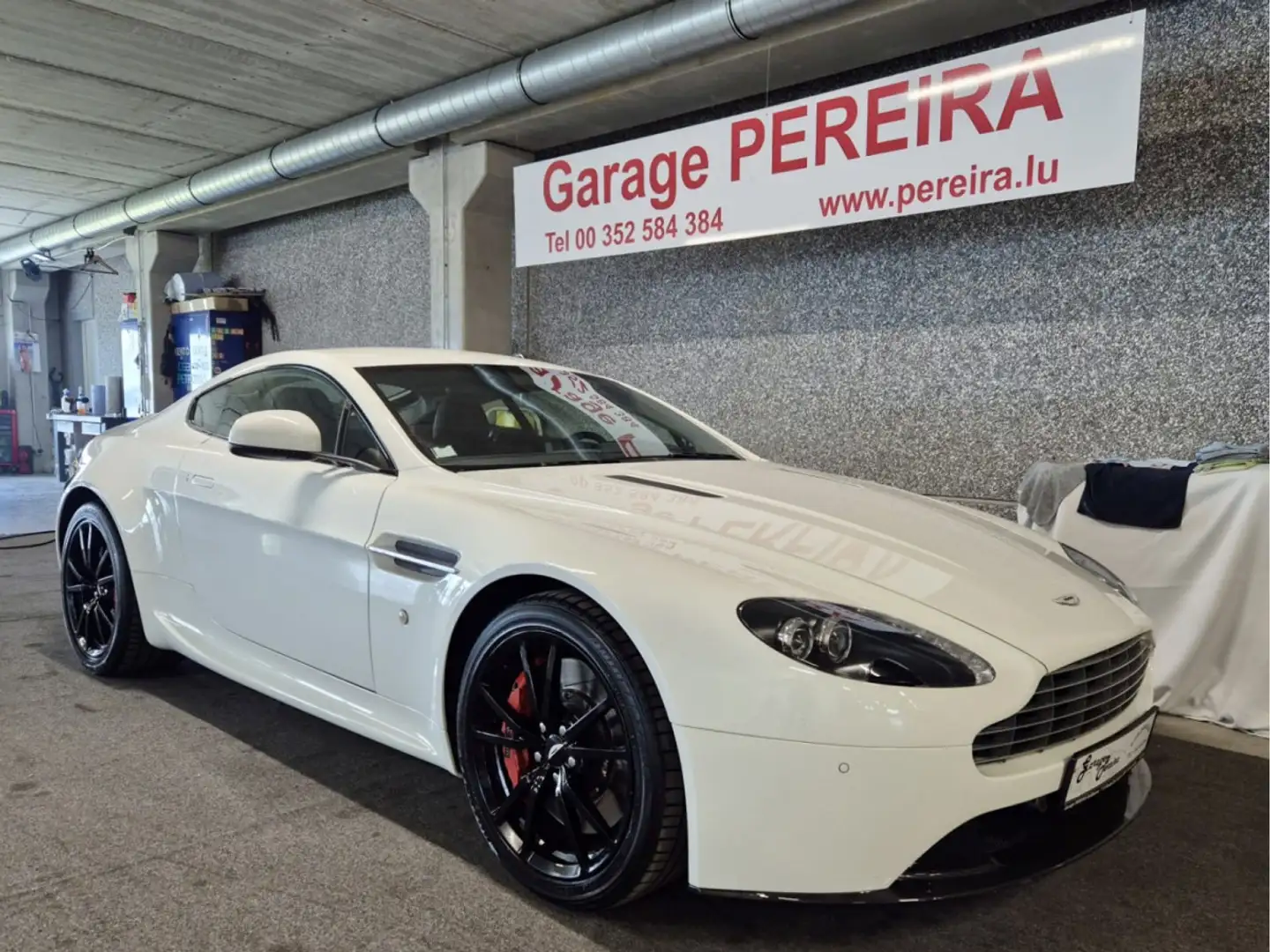 Aston Martin V8 Vantage EUROPA CARBON CUIR NAVI Wit - 1