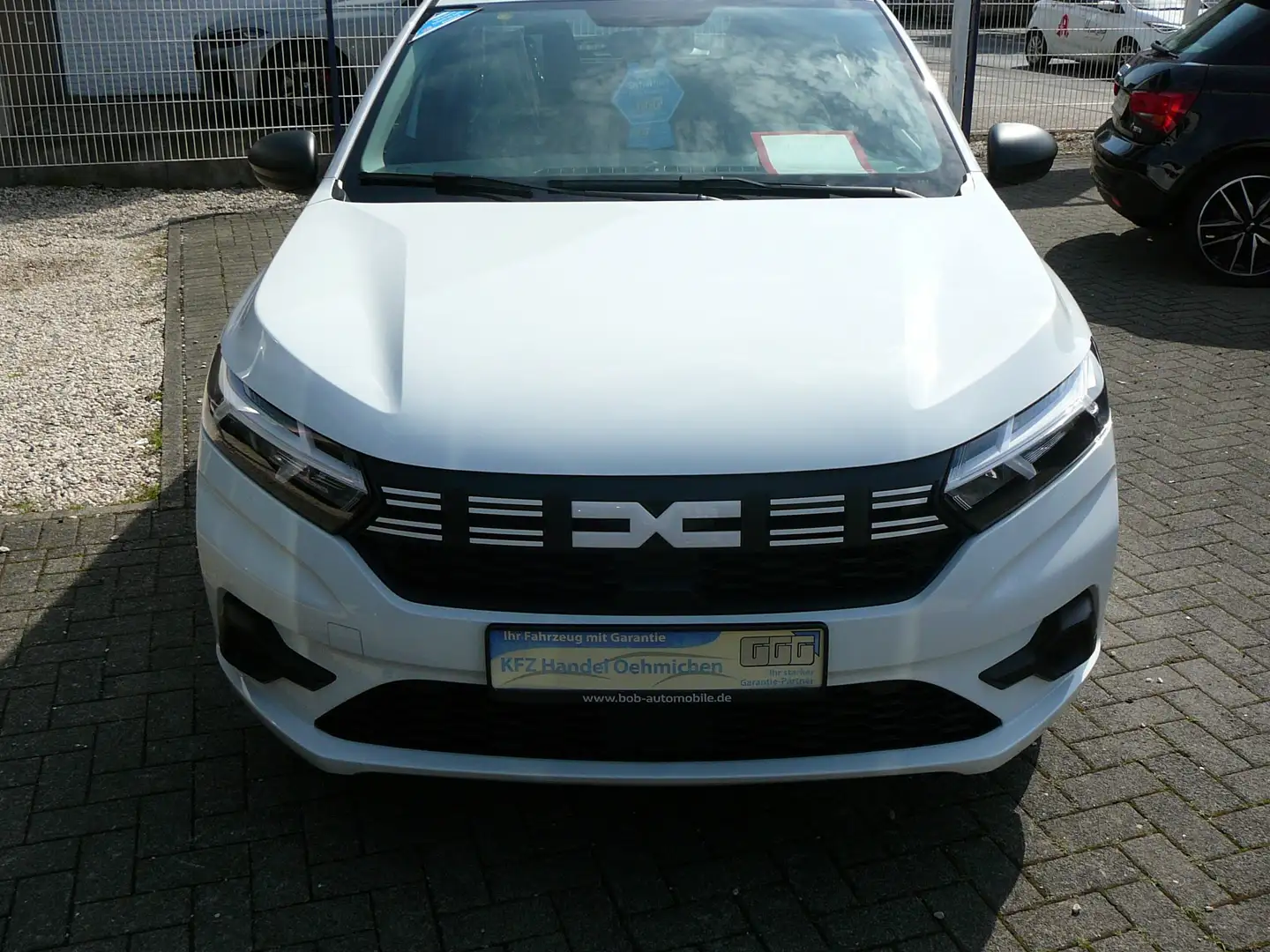 Dacia Sandero 1.Hand,LPG Gasanlage ab Werk,Scheckheft,Topzustand - 2