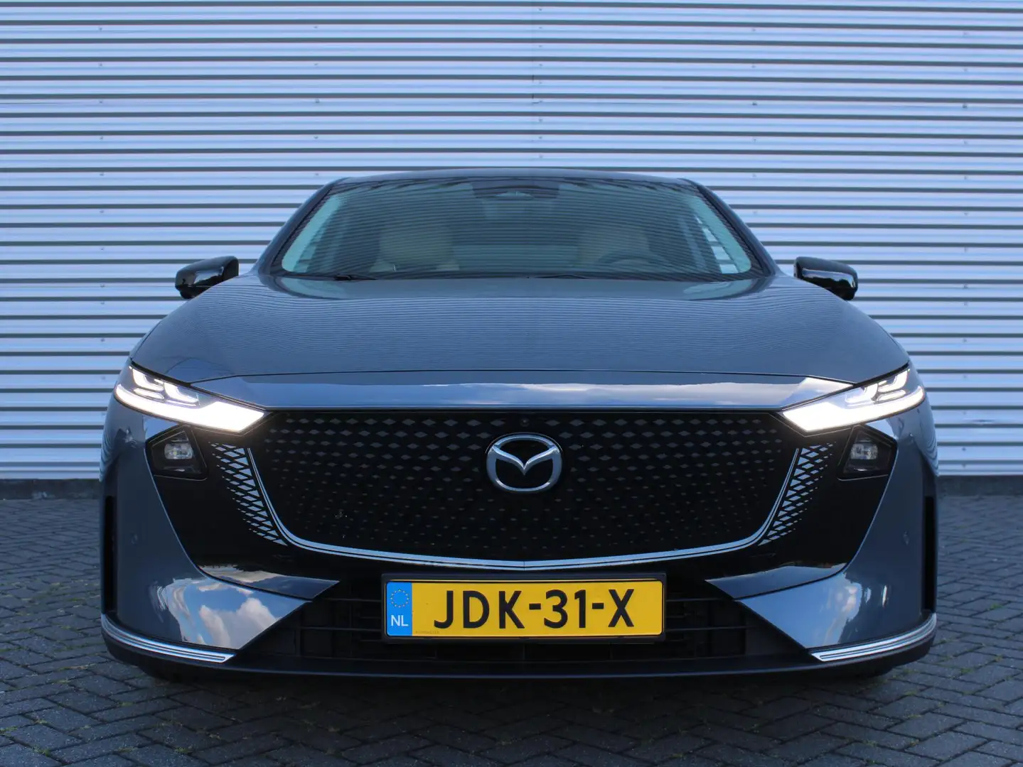 Mazda 6e Takumi 68.8 kWh | Stuur-/stoelverwarming + ventila Grijs - 2