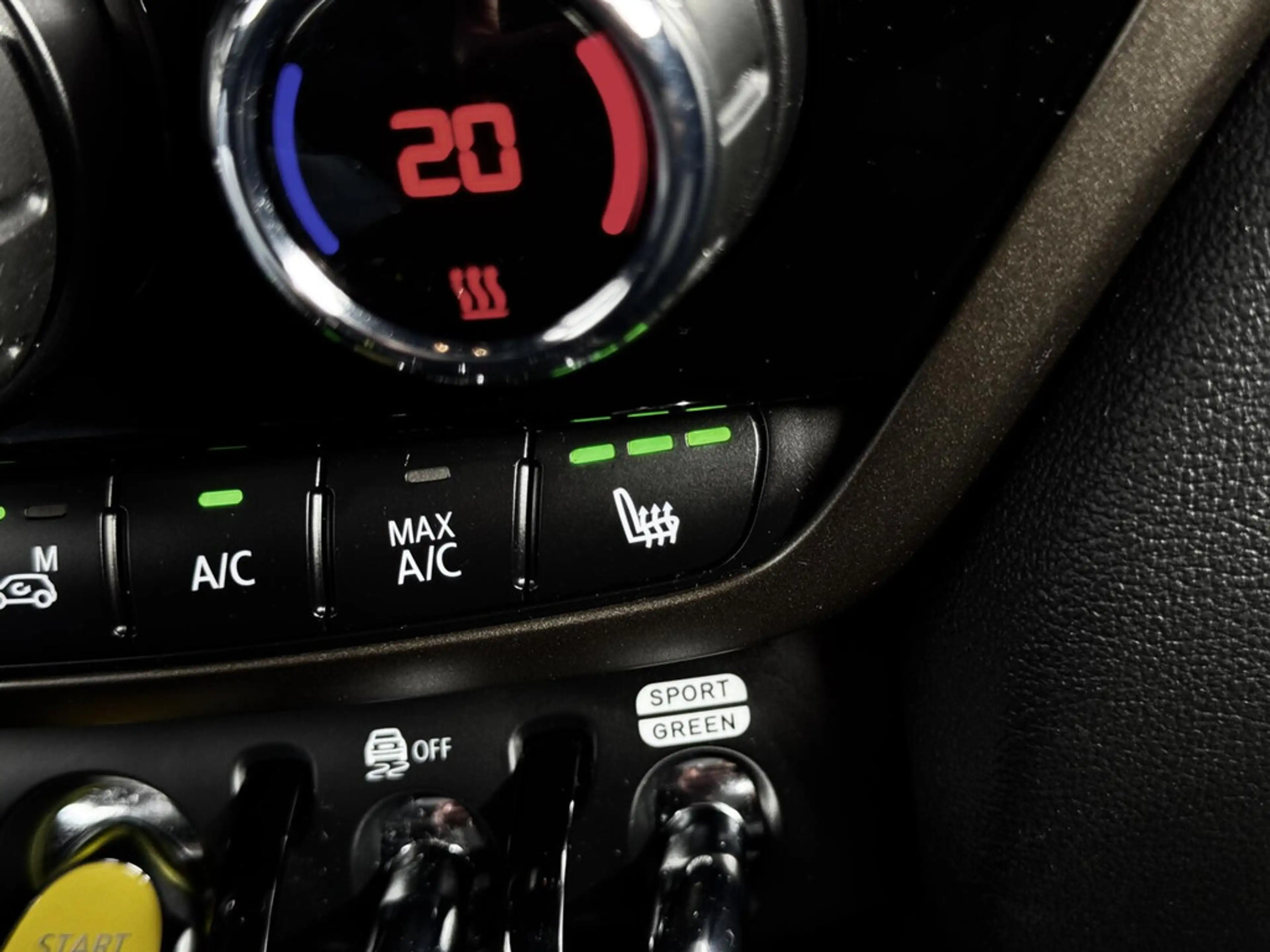 MINI Cooper SE Countryman 1.5 Hybride ALL4 | SOH 92% | Panodak | H&K | Head — photo 31