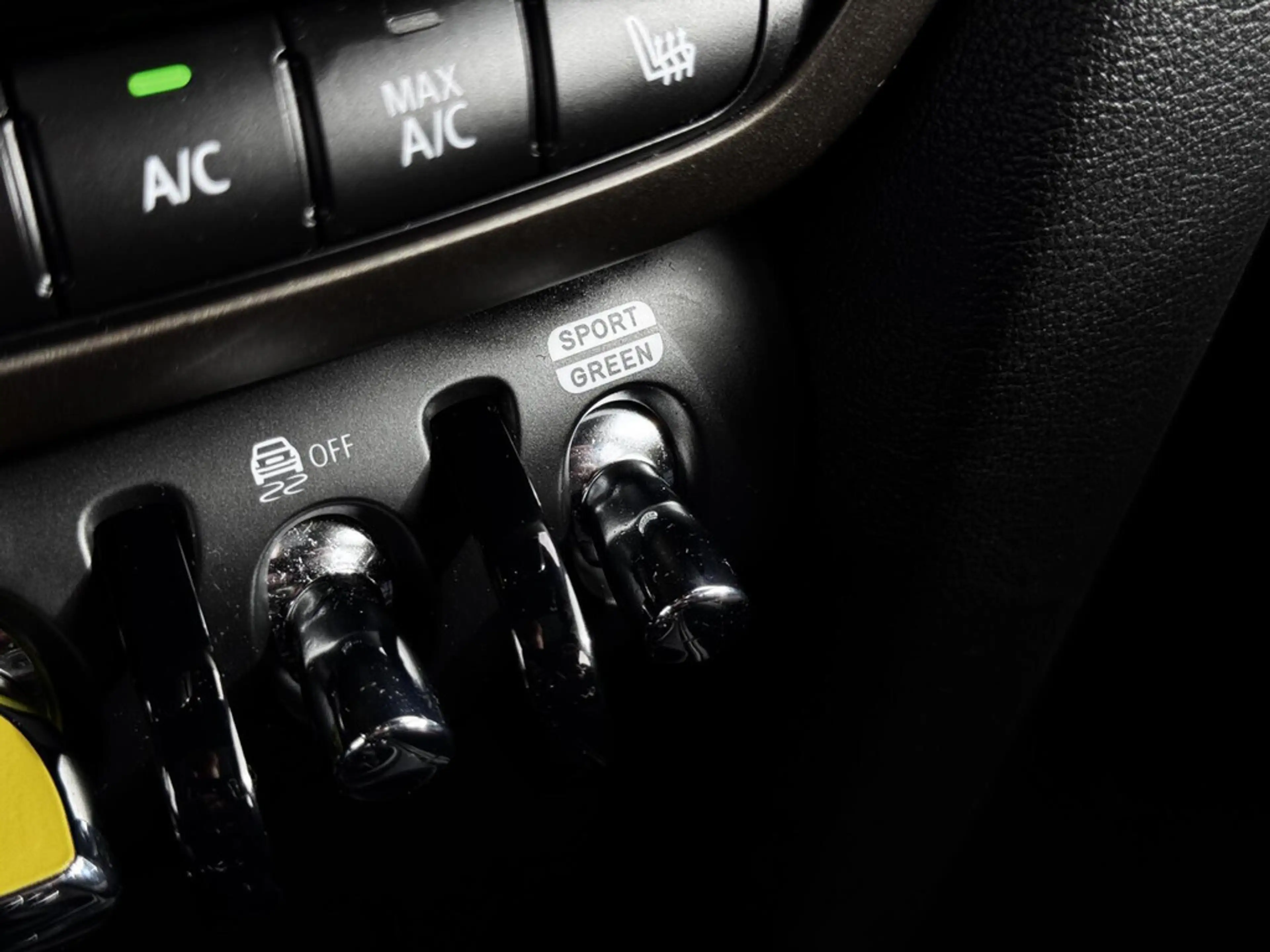 MINI Cooper SE Countryman 1.5 Hybride ALL4 | SOH 92% | Panodak | H&K | Head — photo 34