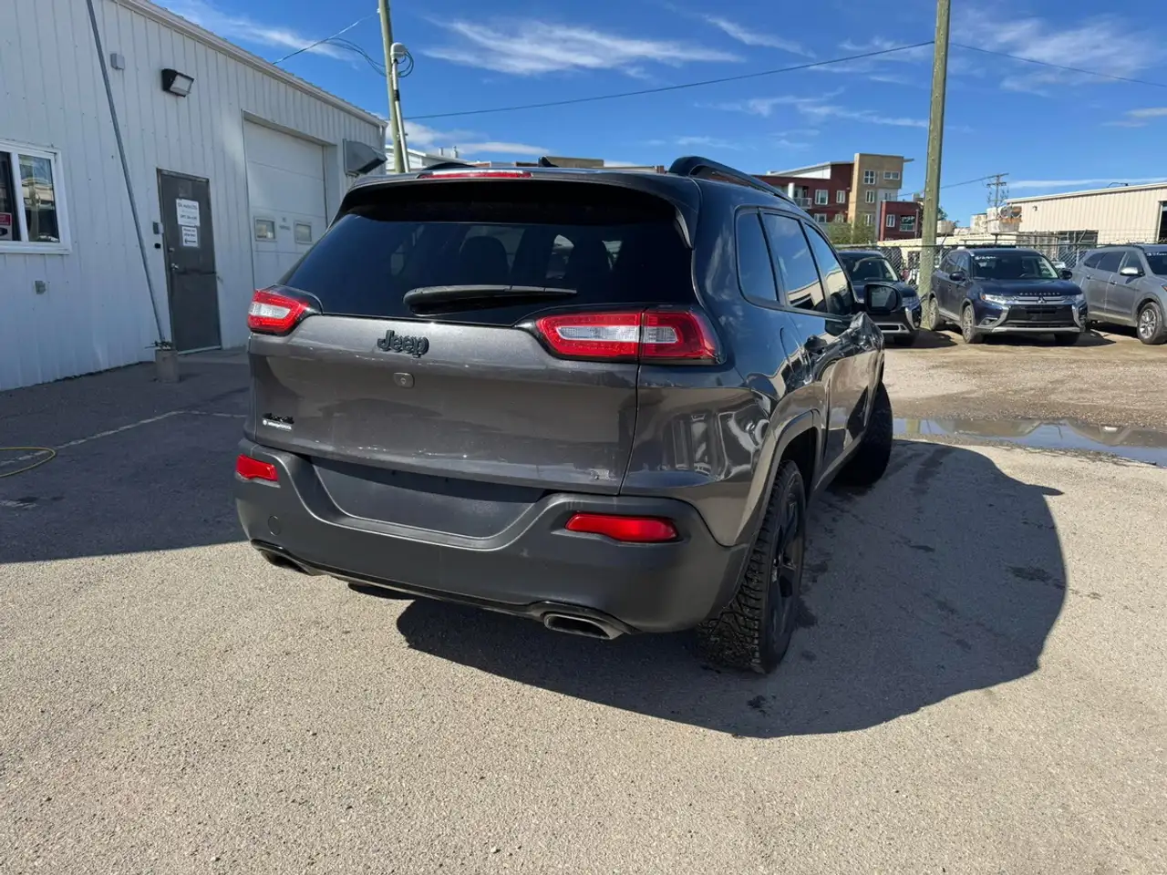 Jeep Cherokee photo Jeep Cherokee
