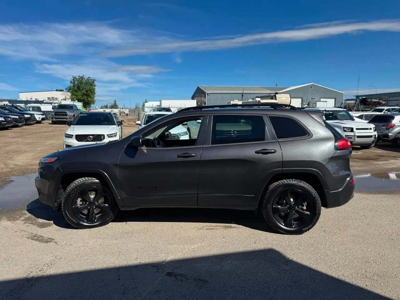 Jeep Cherokee photo Jeep Cherokee