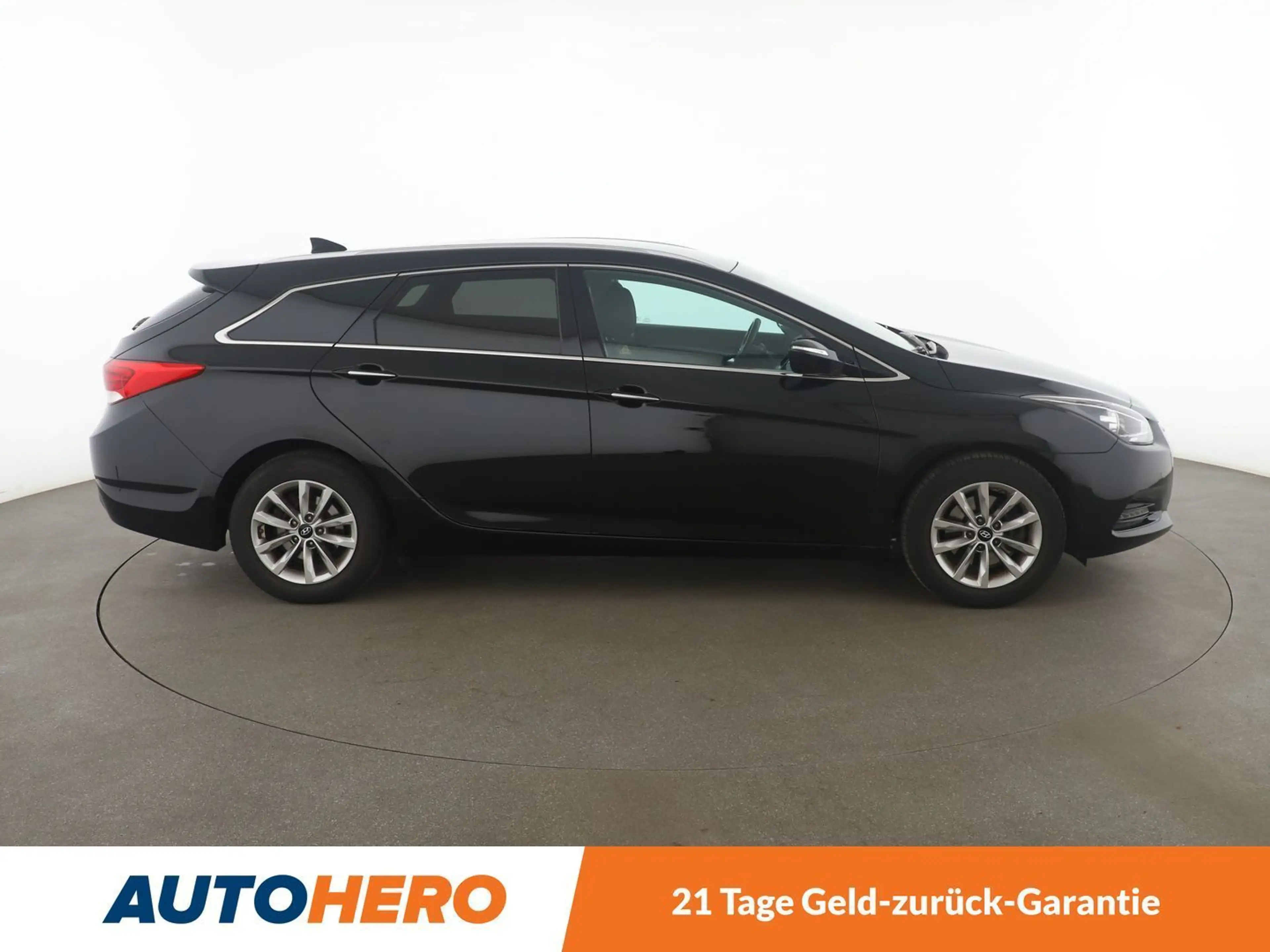 Hyundai i40 1.6 Trend Blue*NAVI*TEMPO*CAM*PDC*SHZ*KLIMA* — photo 7
