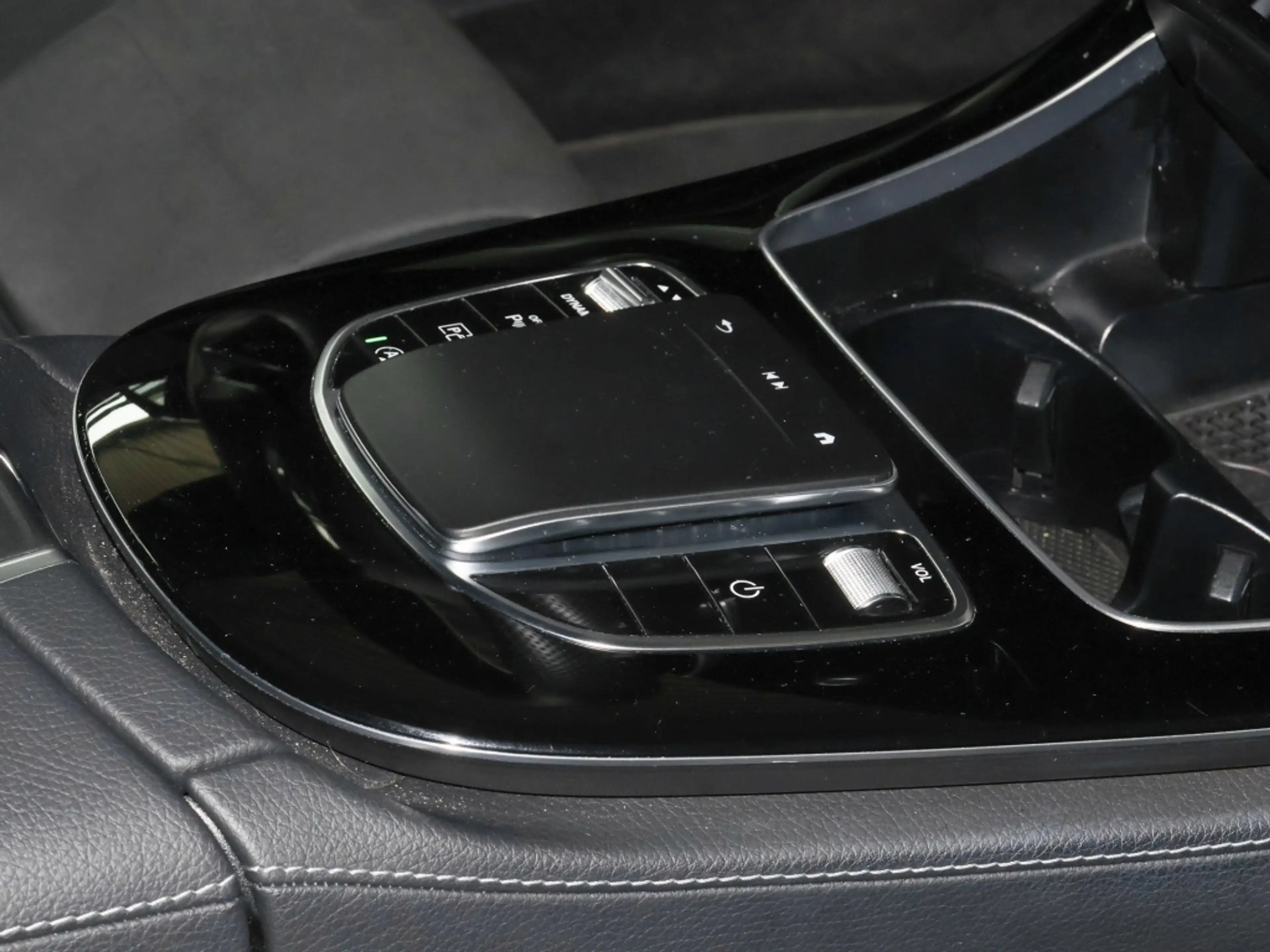 Mercedes-Benz CLS 400 d 4MATIC AMG-Sport/AHK/360/Wide/Night/19 — photo 8