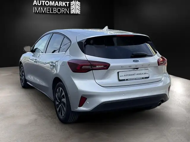 Ford Focus view 5