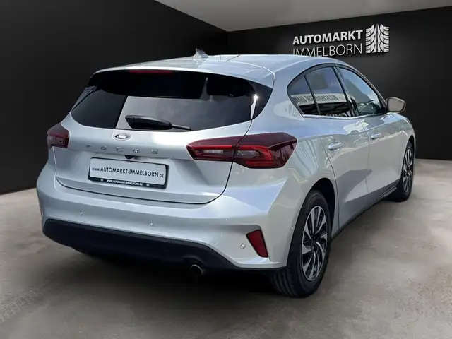 Ford Focus view 7