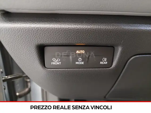 Volkswagen Passat view 15