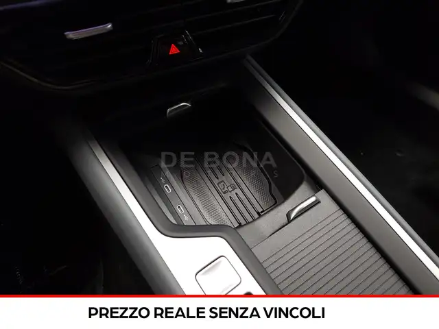 Volkswagen Passat view 12