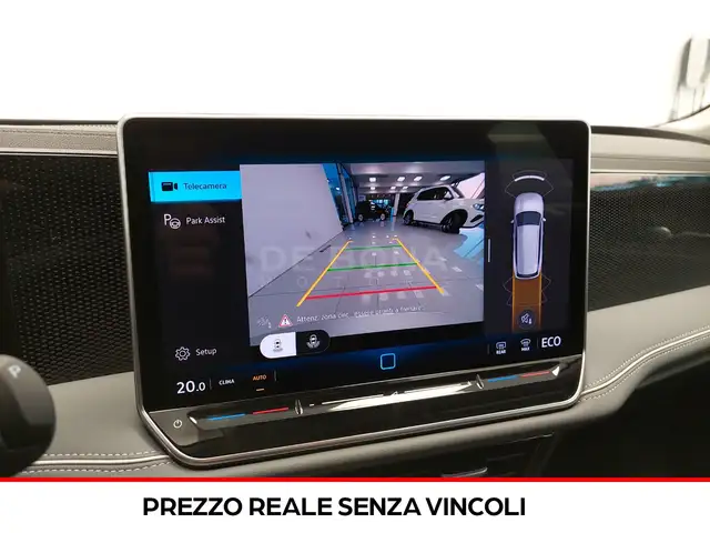 Volkswagen Passat view 11