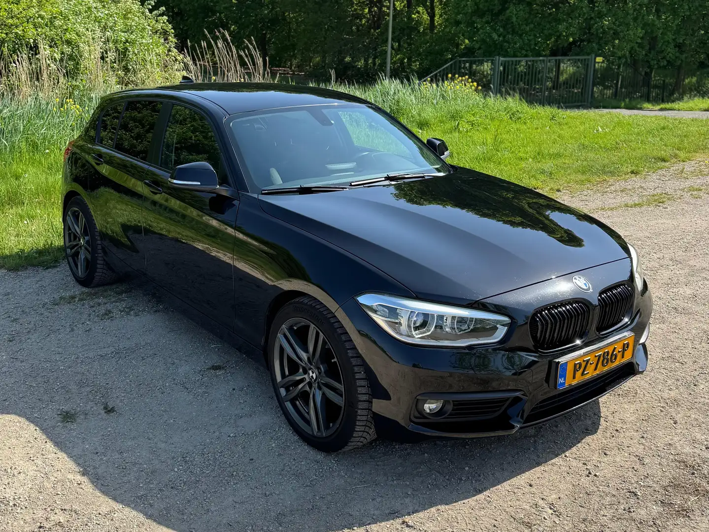 BMW 118 118 Executive Zwart - 2