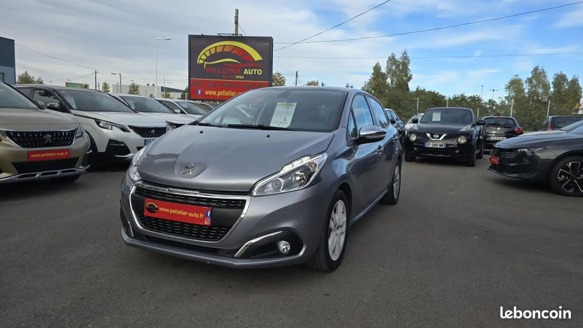 Peugeot 208 82ch SetS BVM5 Active Business Grau - 1