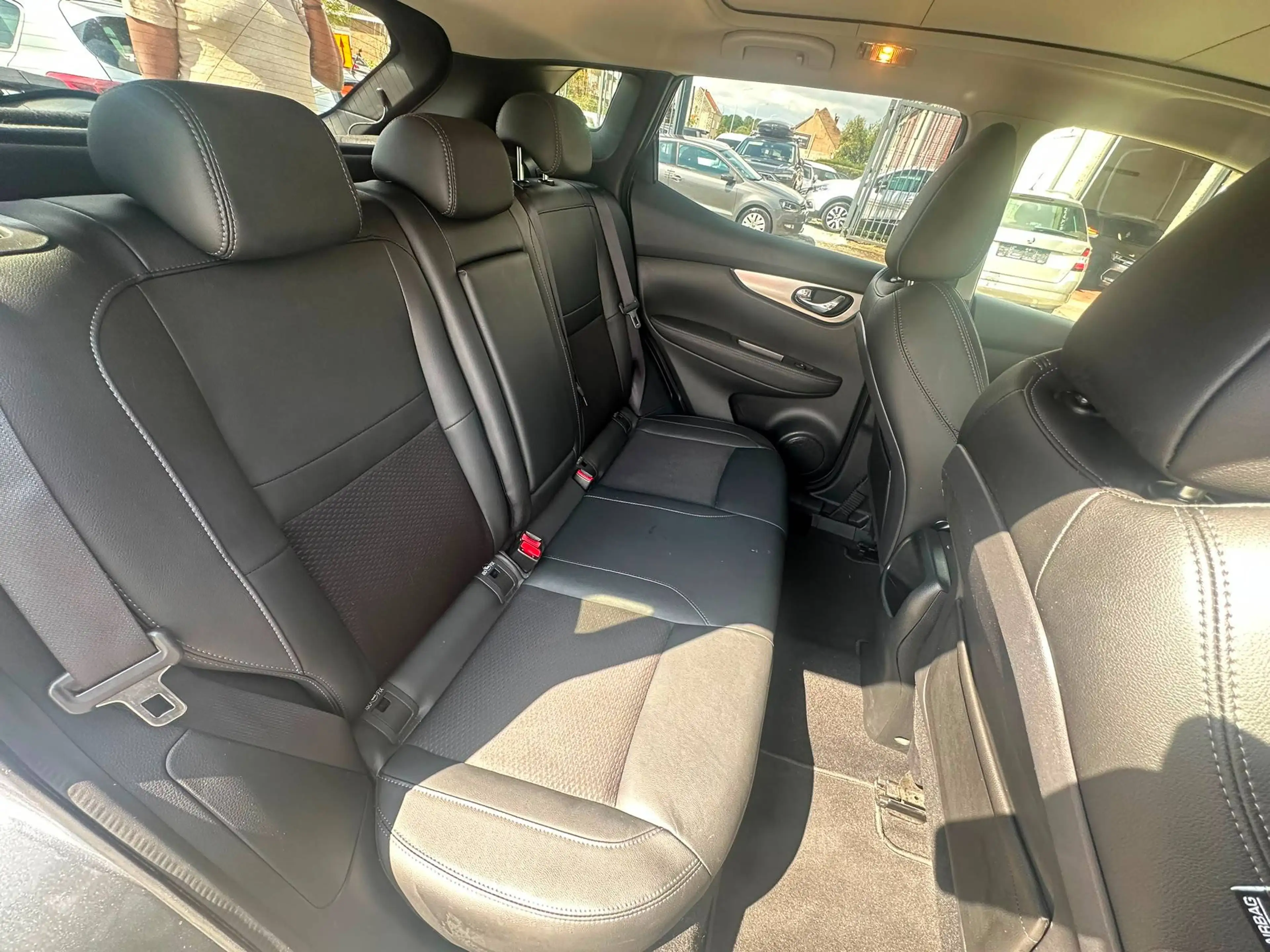 Nissan Qashqai 1.2 / TOIT PANO / CAMERA 360 / SIEGE CHAUFFANT / AIRCO / NAVI — photo 14