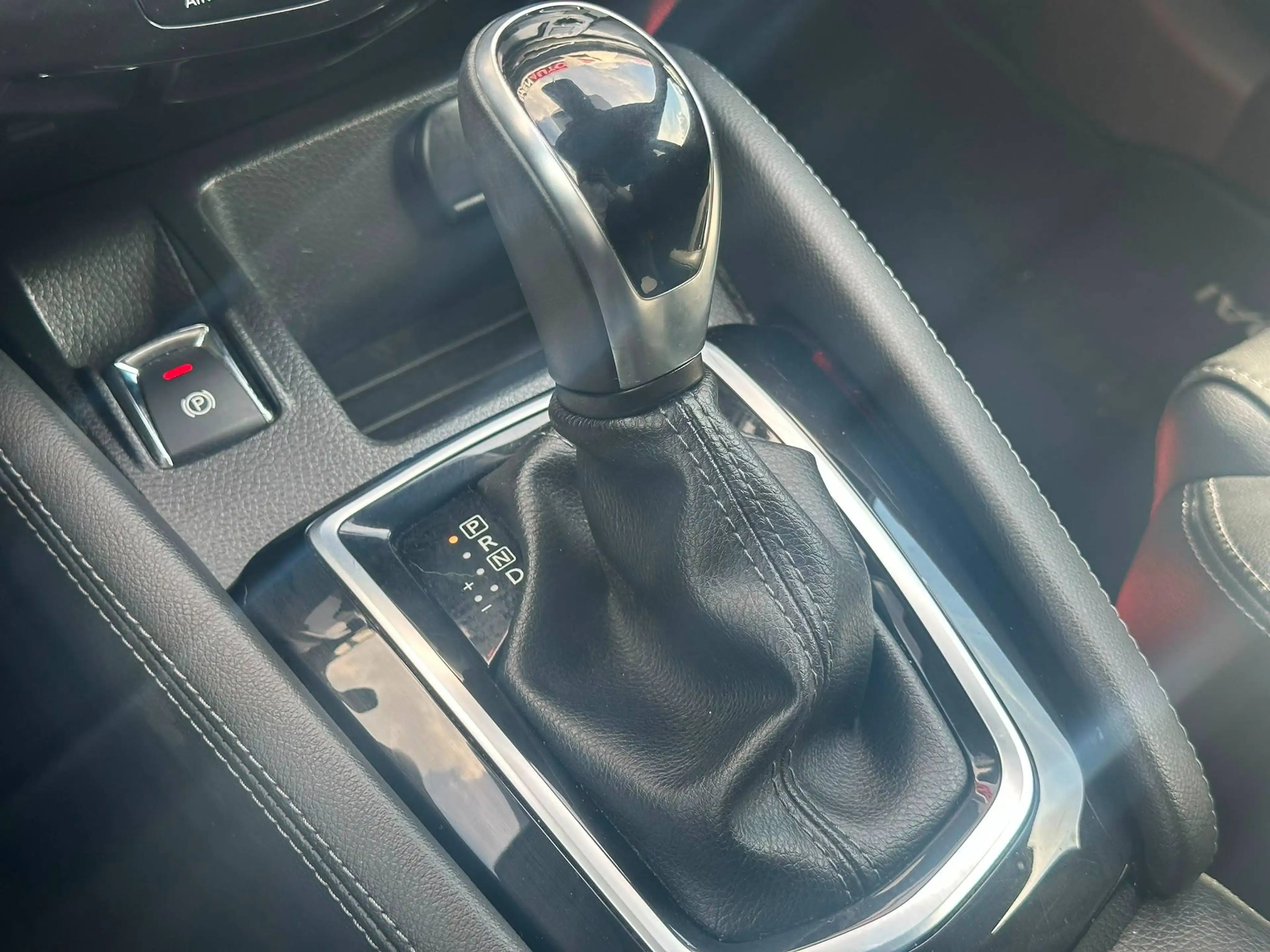 Nissan Qashqai 1.2 / TOIT PANO / CAMERA 360 / SIEGE CHAUFFANT / AIRCO / NAVI — photo 6