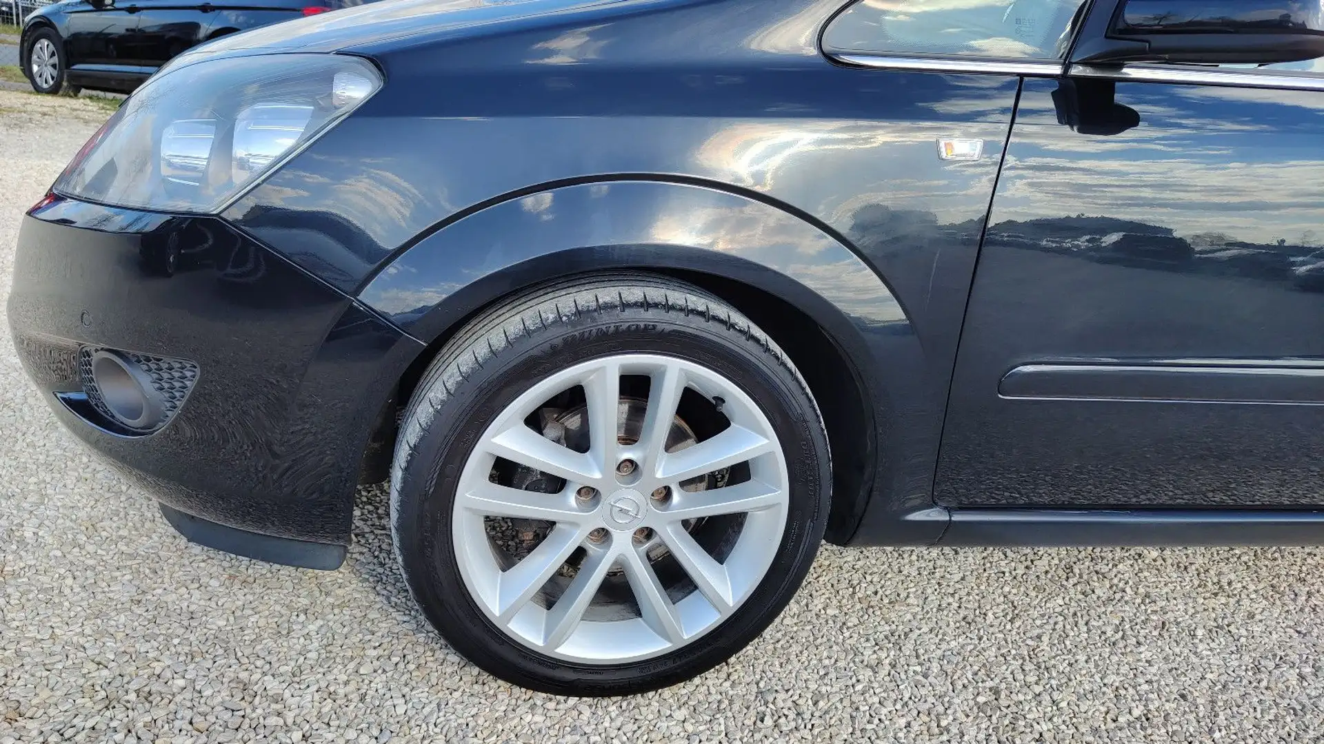 Opel Zafira B Sport 1.8 7.Sitzer*AHK*TÜV+Service NEU* Schwarz - 2