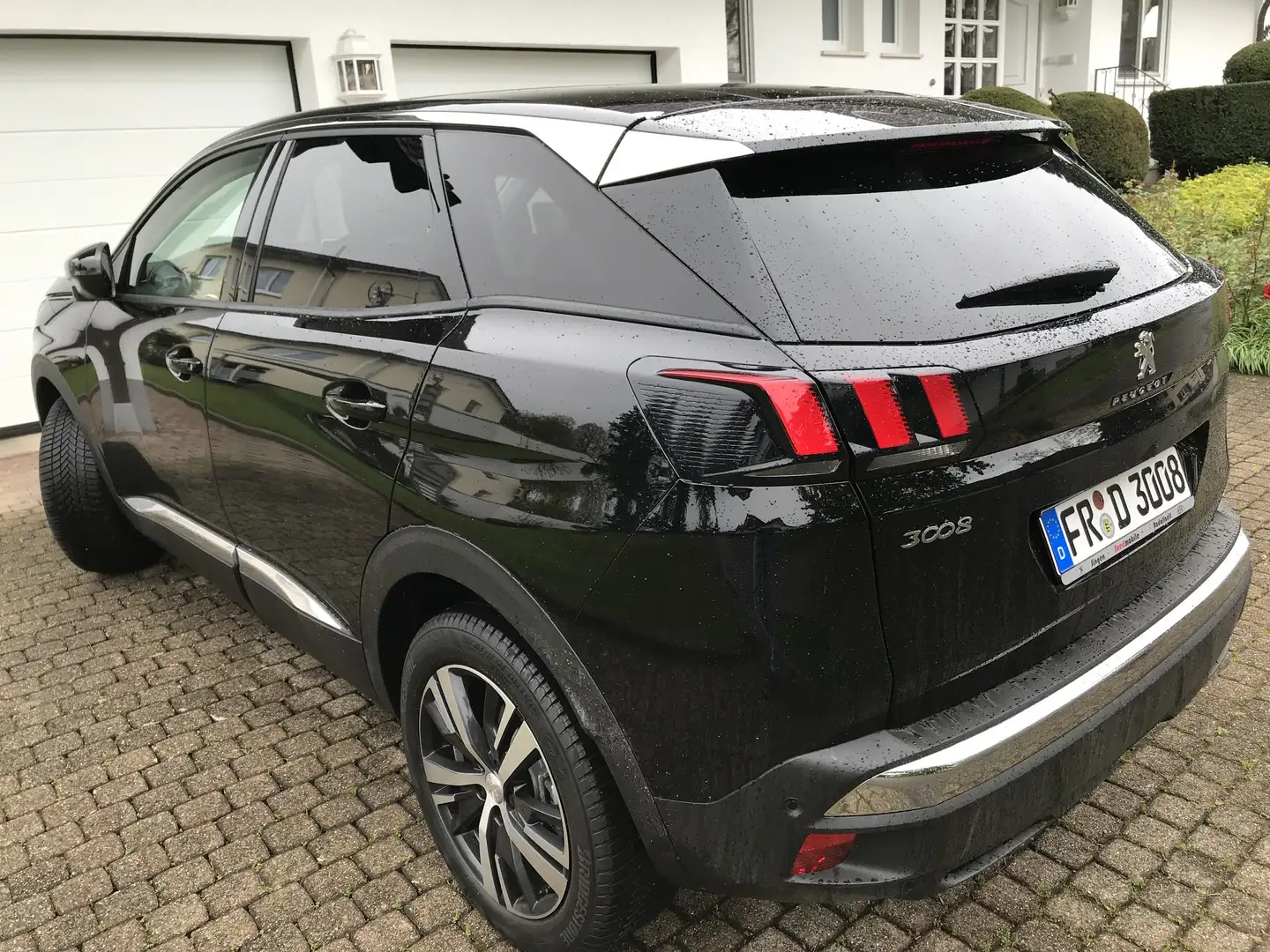 Peugeot 3008 Allure EAT8 Schwarz - 1