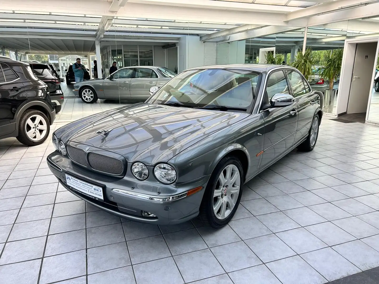 Jaguar XJ 3.0 XJ6 Rechtslenker Grau - 2