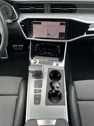 Audi A6 Avant view 14