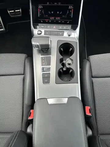 Audi A6 Avant view 15