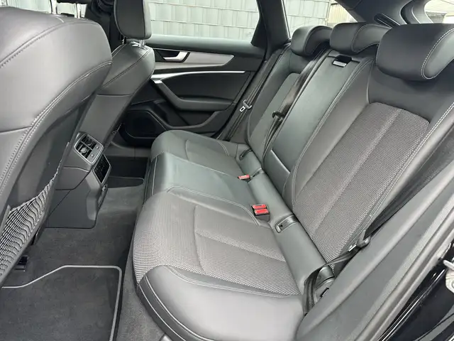 Audi A6 Avant view 12