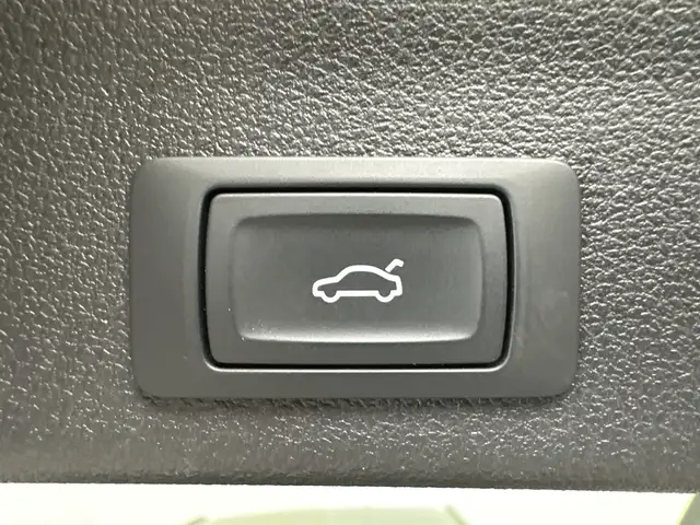 Audi A6 Avant view 7