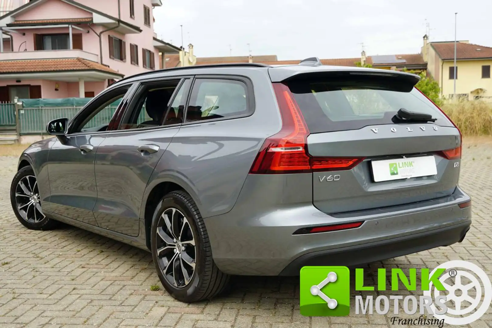 Volvo V60 2.0 D3 150 CV Geartronic Business 2020 - 78.000KM Grijs - 2