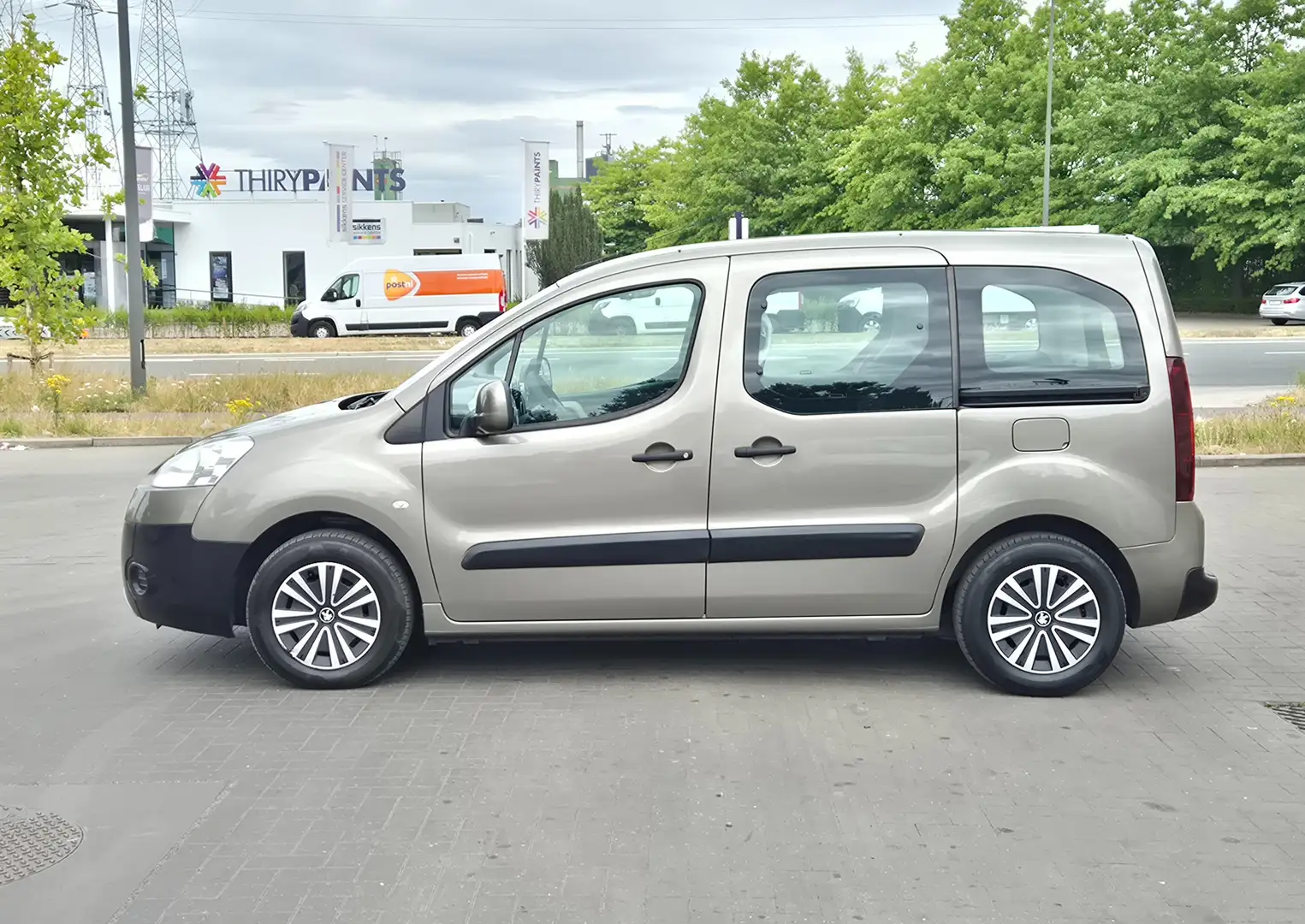 Peugeot Partner Partner Tepee 1.6 HDi 75 Esplanade Brun - 2