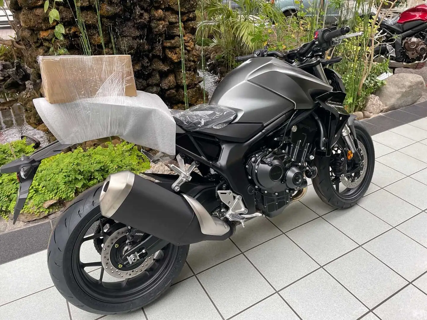 Honda CB 1000 Hornet 2025 SOFORT VERFÜGBAR Argento - 2