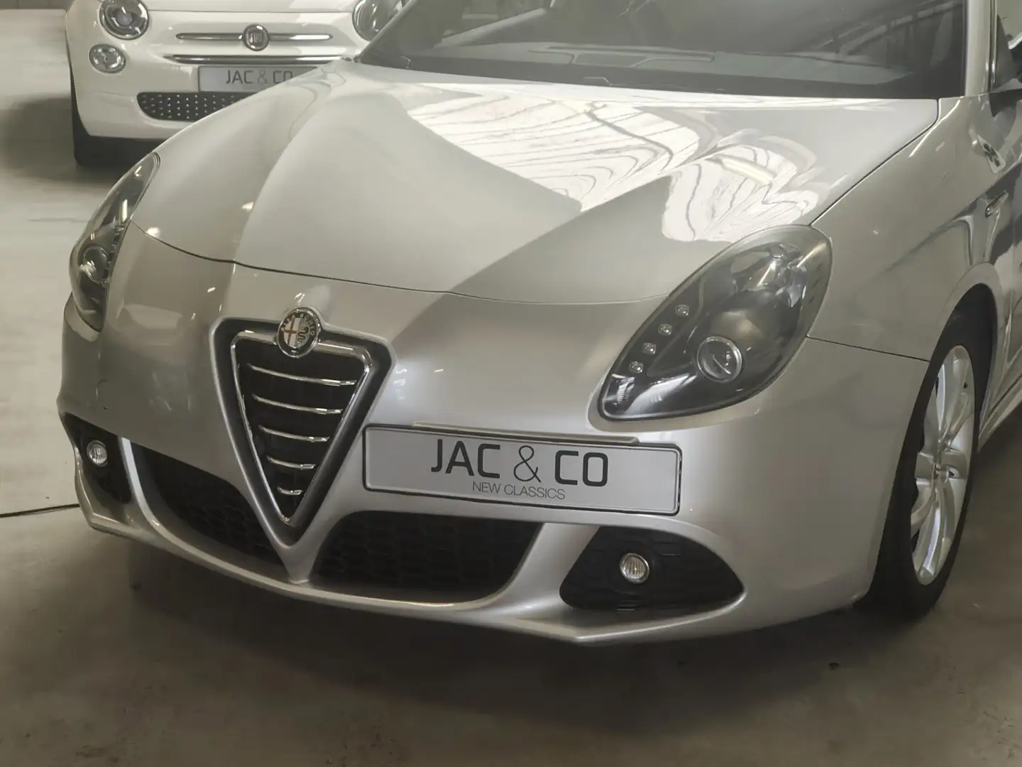 Alfa Romeo Giulietta 1.4 T Progression Navigatie - Camera - Zwart leer Gris - 2