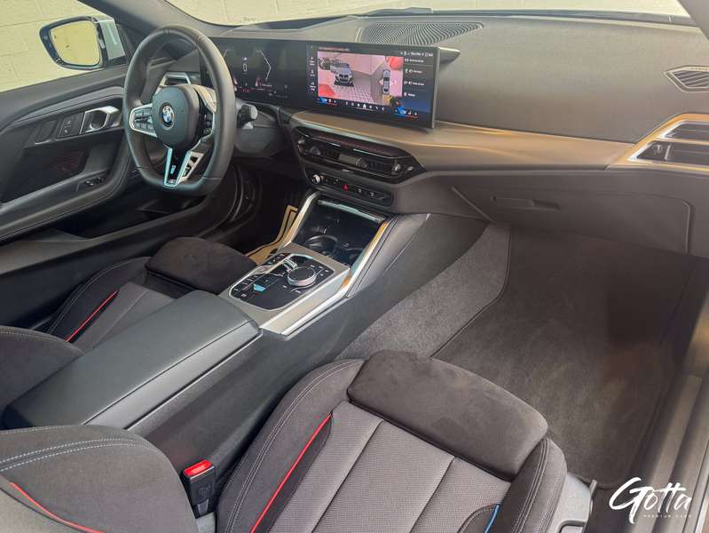 Photo du véhicule BMW 218