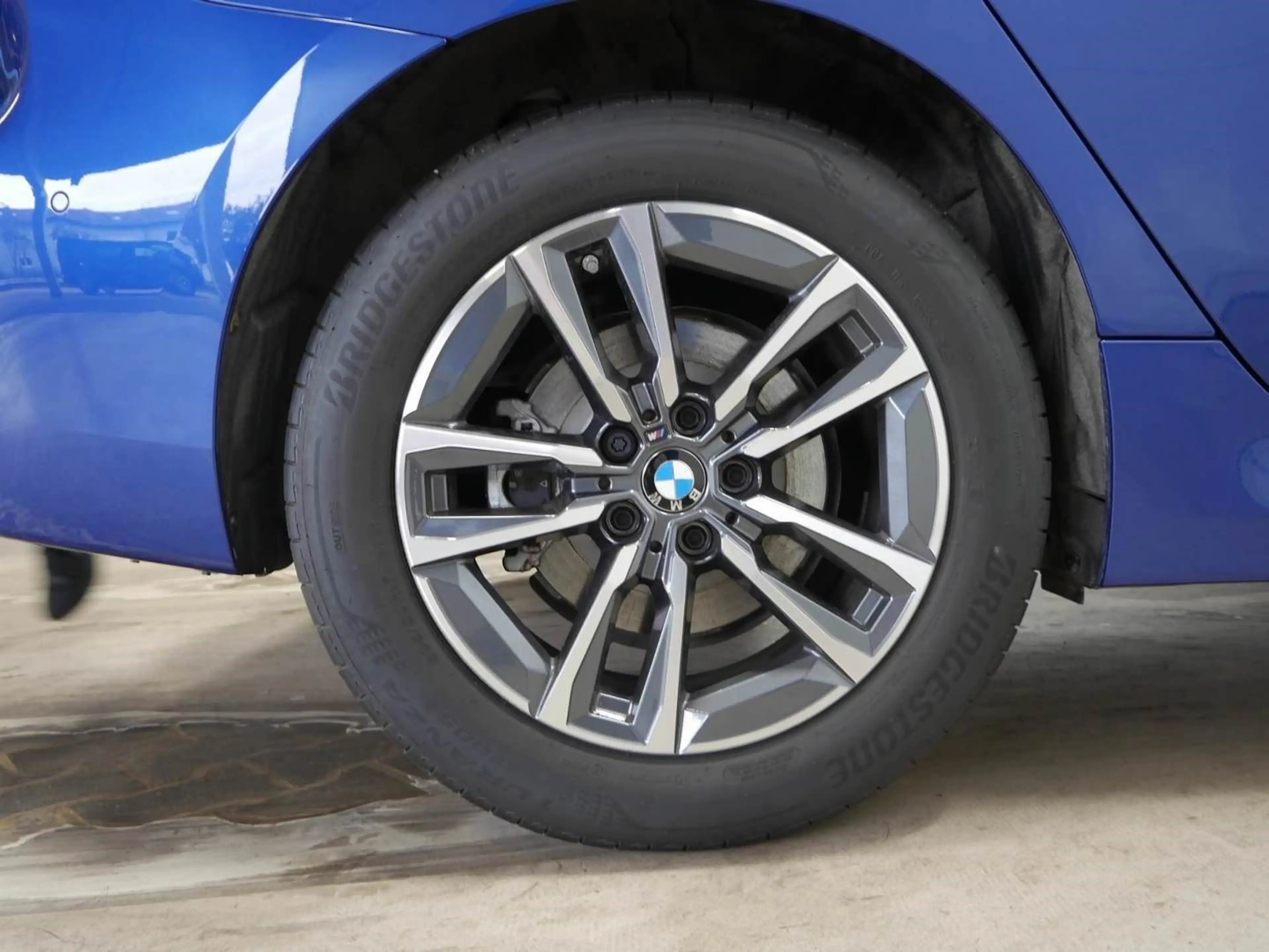BMW 220 i Active Tourer Aut M Sport — photo 9