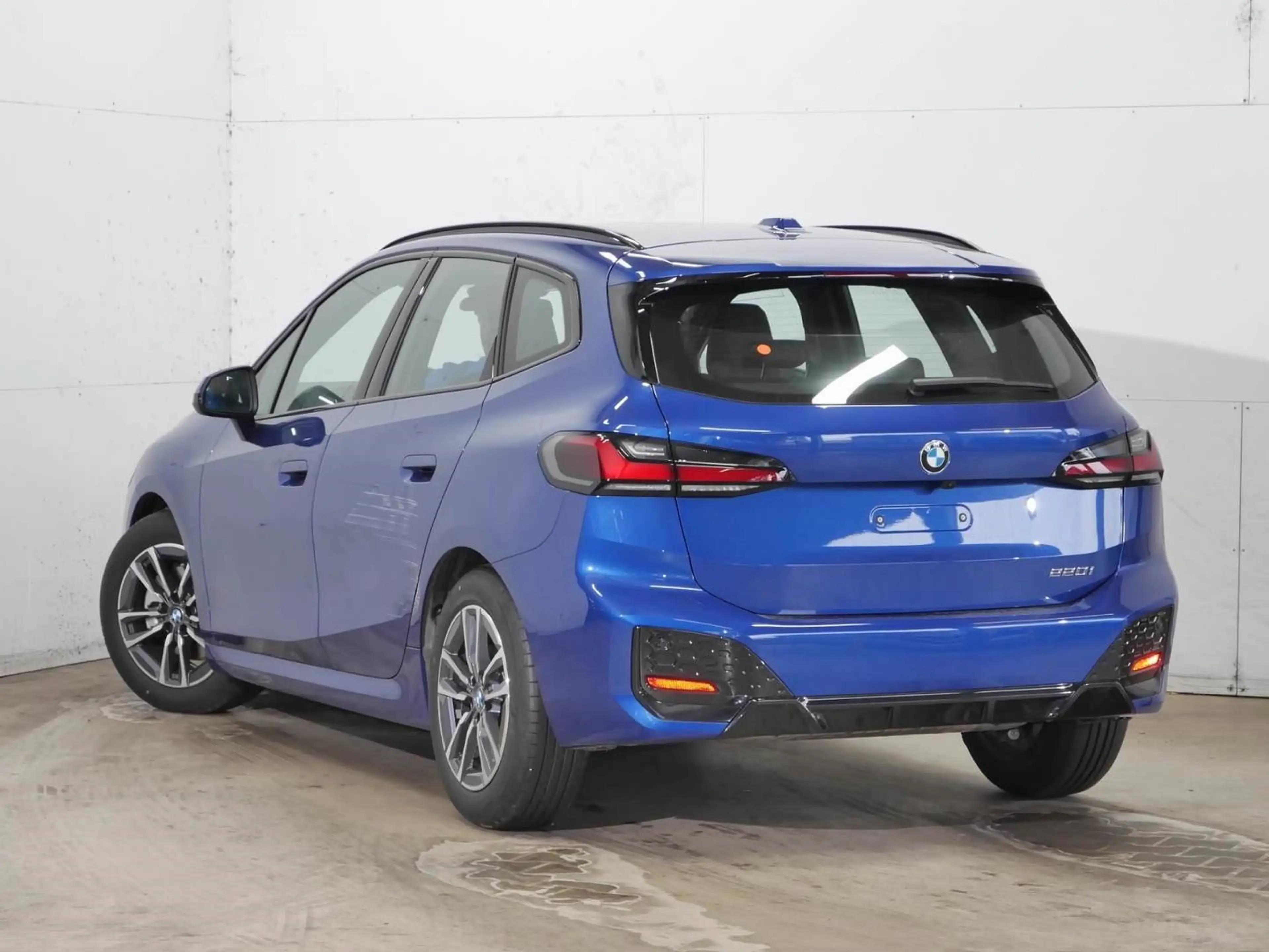 BMW 220 i Active Tourer Aut M Sport — photo 3