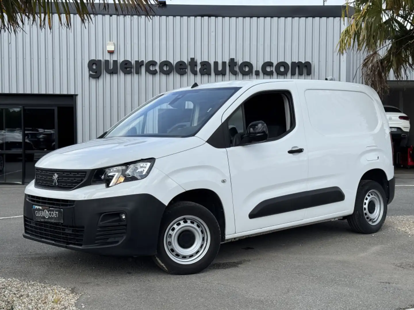 Peugeot Partner M 650KG BLUEHDI 100CH S\u0026S PACK ASPHALT CONNEC Blanc - 1