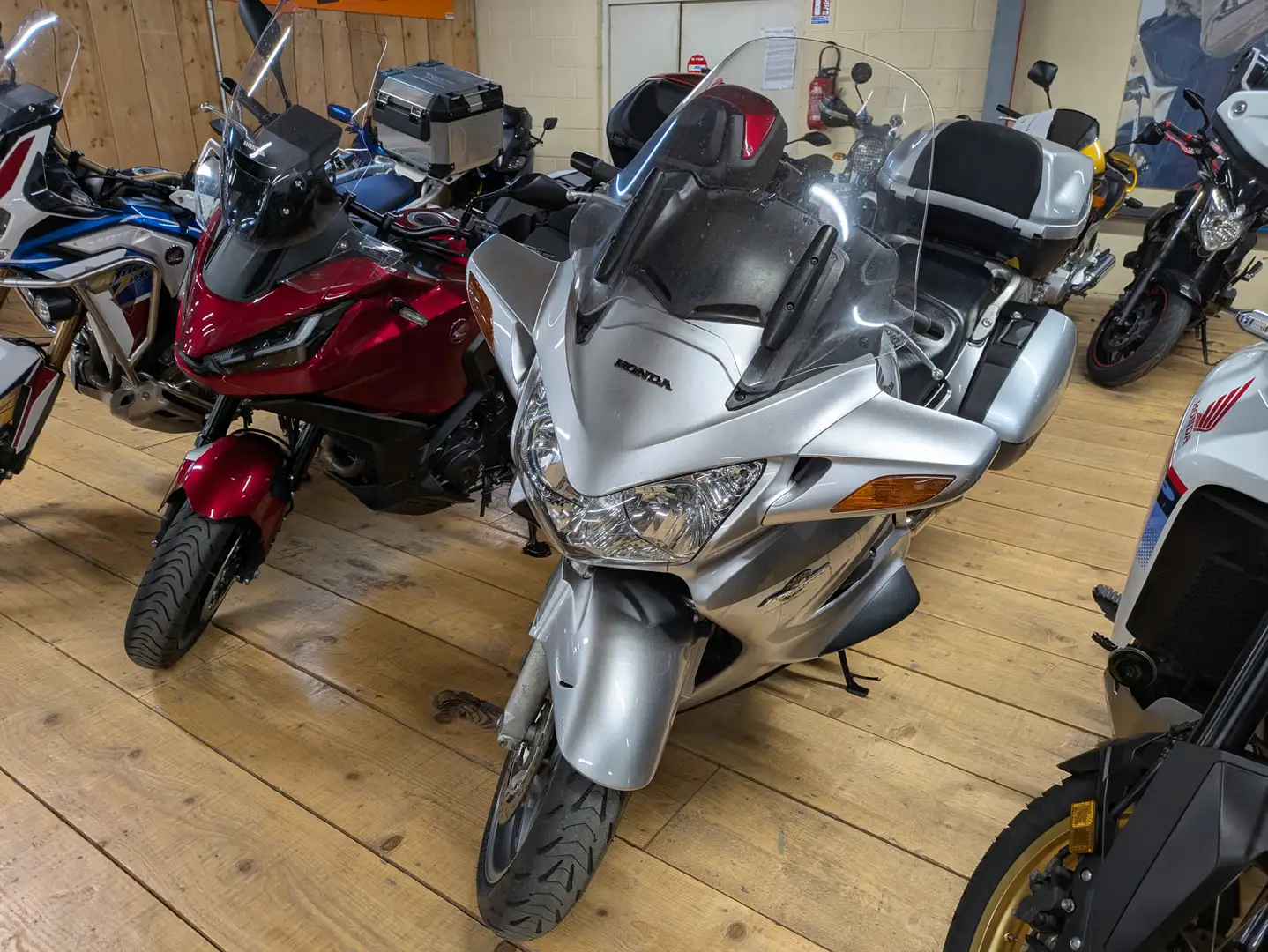 Honda Pan European Gris - 2