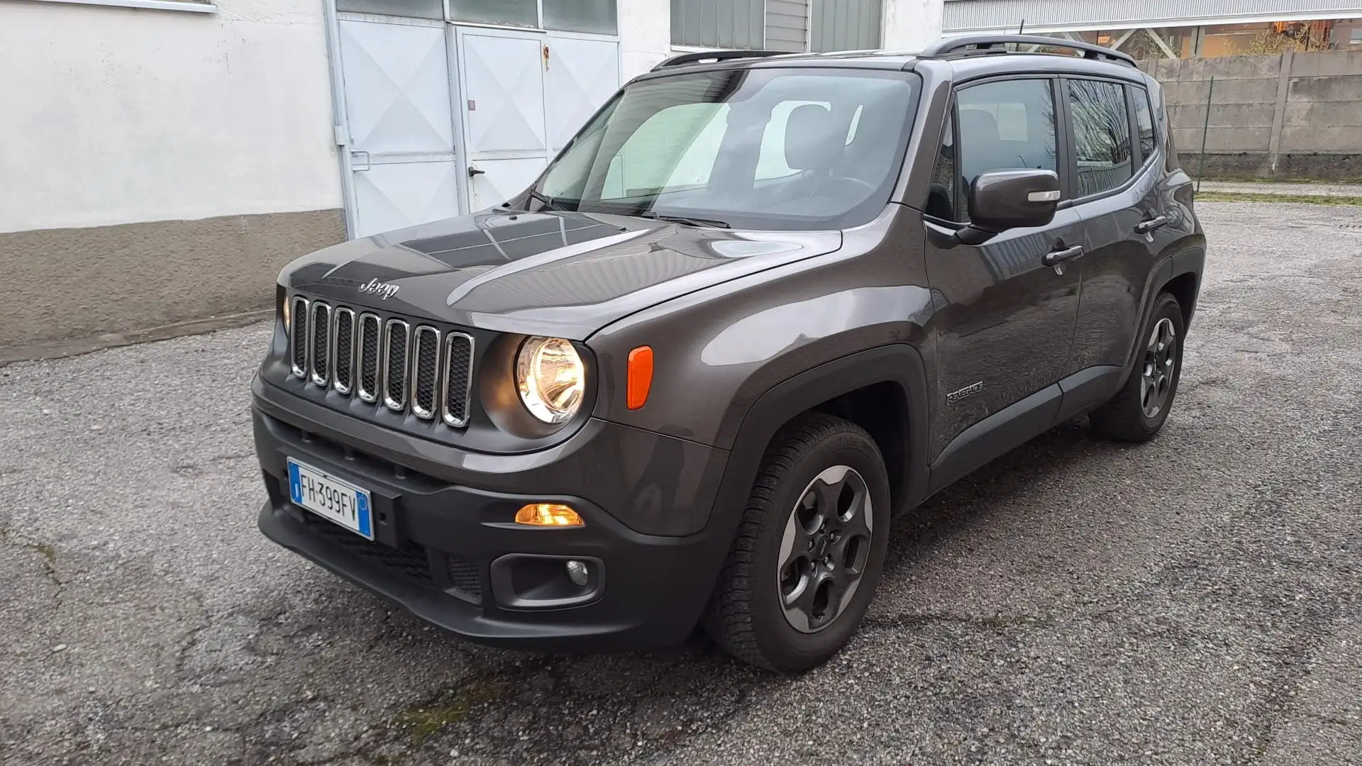 Jeep Renegade 1.6 e-torq evo Longitude unico proprietario Grigio - 1