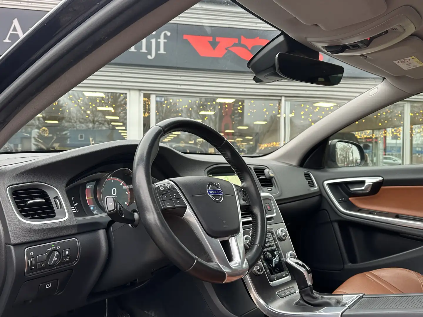 Volvo V60 2.4 D6 Twin Engine Glasdak | Leder | Trekhaak | Me Blau - 2