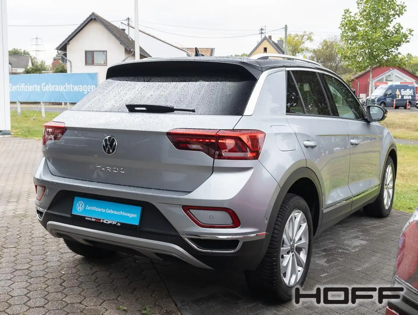 Volkswagen T-Roc 1.0 TSI Style Navi Bluetooth Kamera ACC Anschlussg Zilver - 2