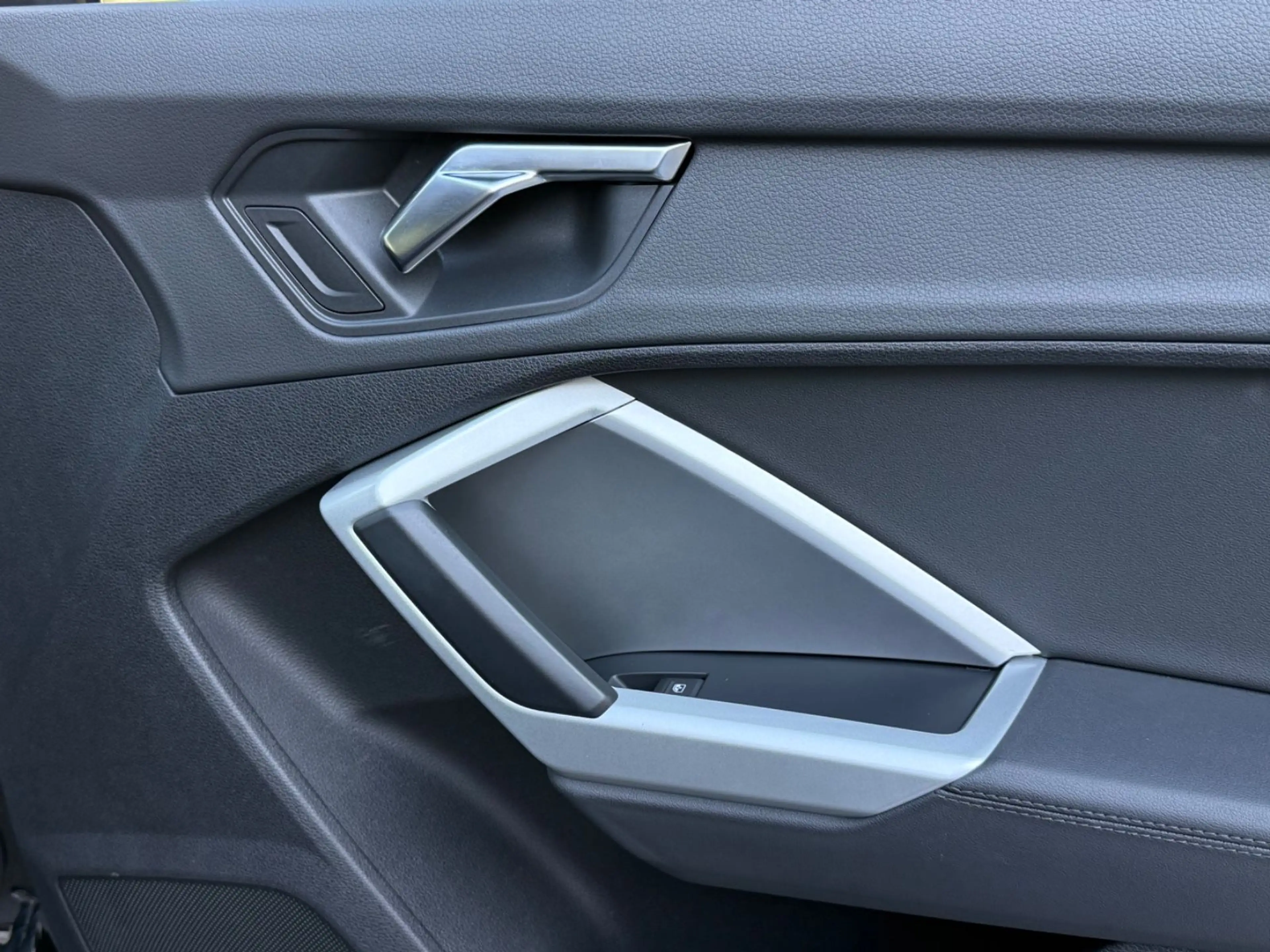 Audi Q3 40 TDI quattro·ACC·LED·MMI Plus·3-Zonen Klima — photo 14