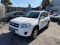 Toyota RAV 4 2,0 2WD 158PS wenig Kilometer mit Klima Weiß - thumbnail 2