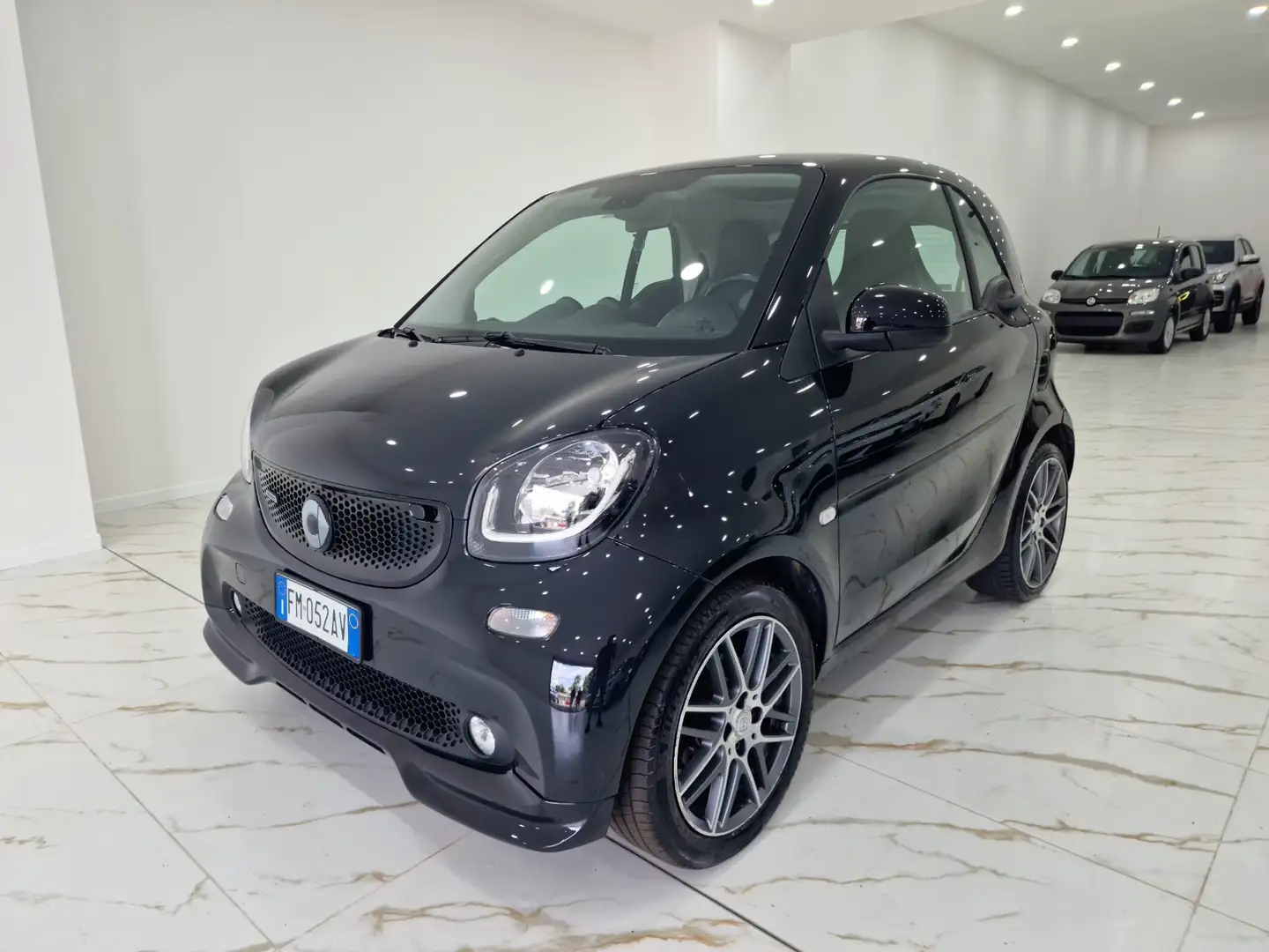 smart forTwo 0.9 t Brabus Xclusive 109cv twinamic my18 Nero - 2