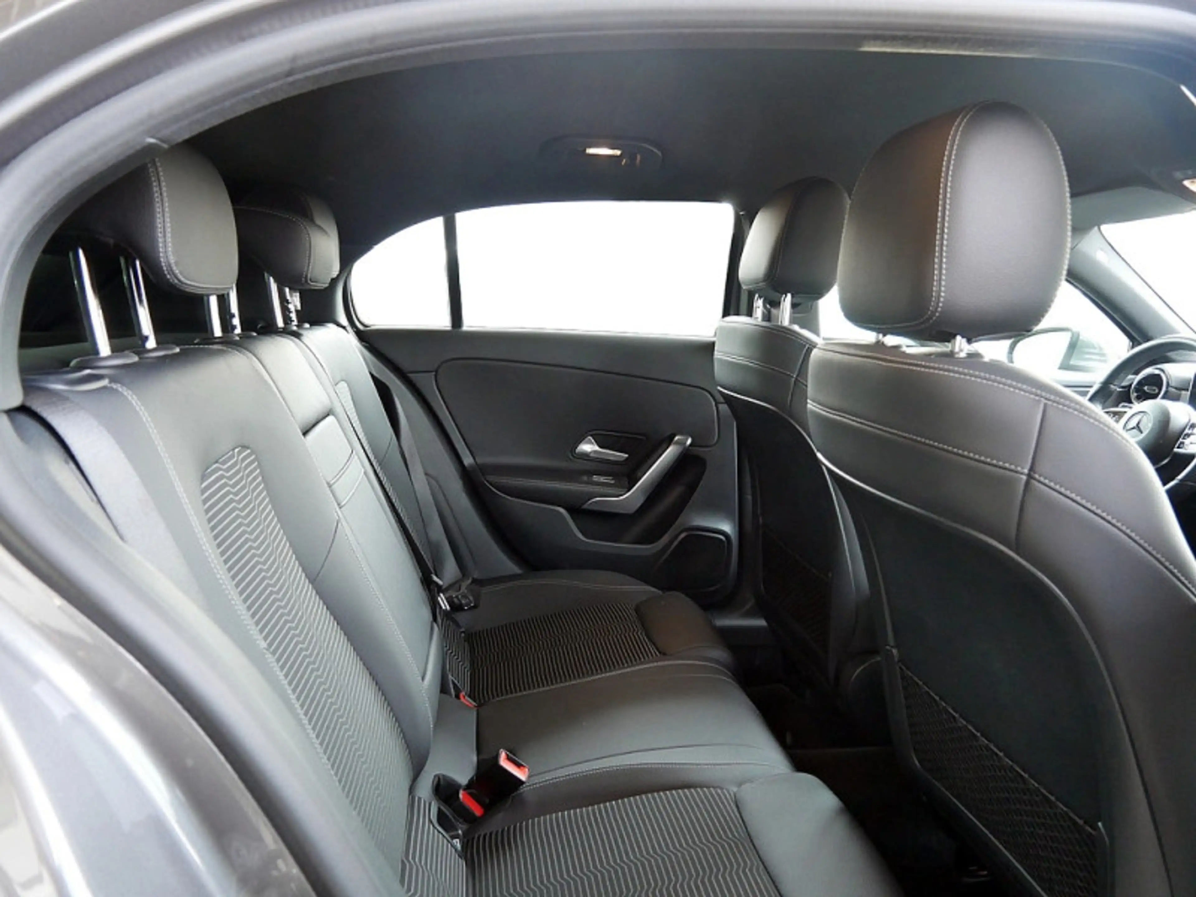 Mercedes-Benz A 250 Kompaktlimousine PREMIUM PROGRESSIVE AHK — photo 6