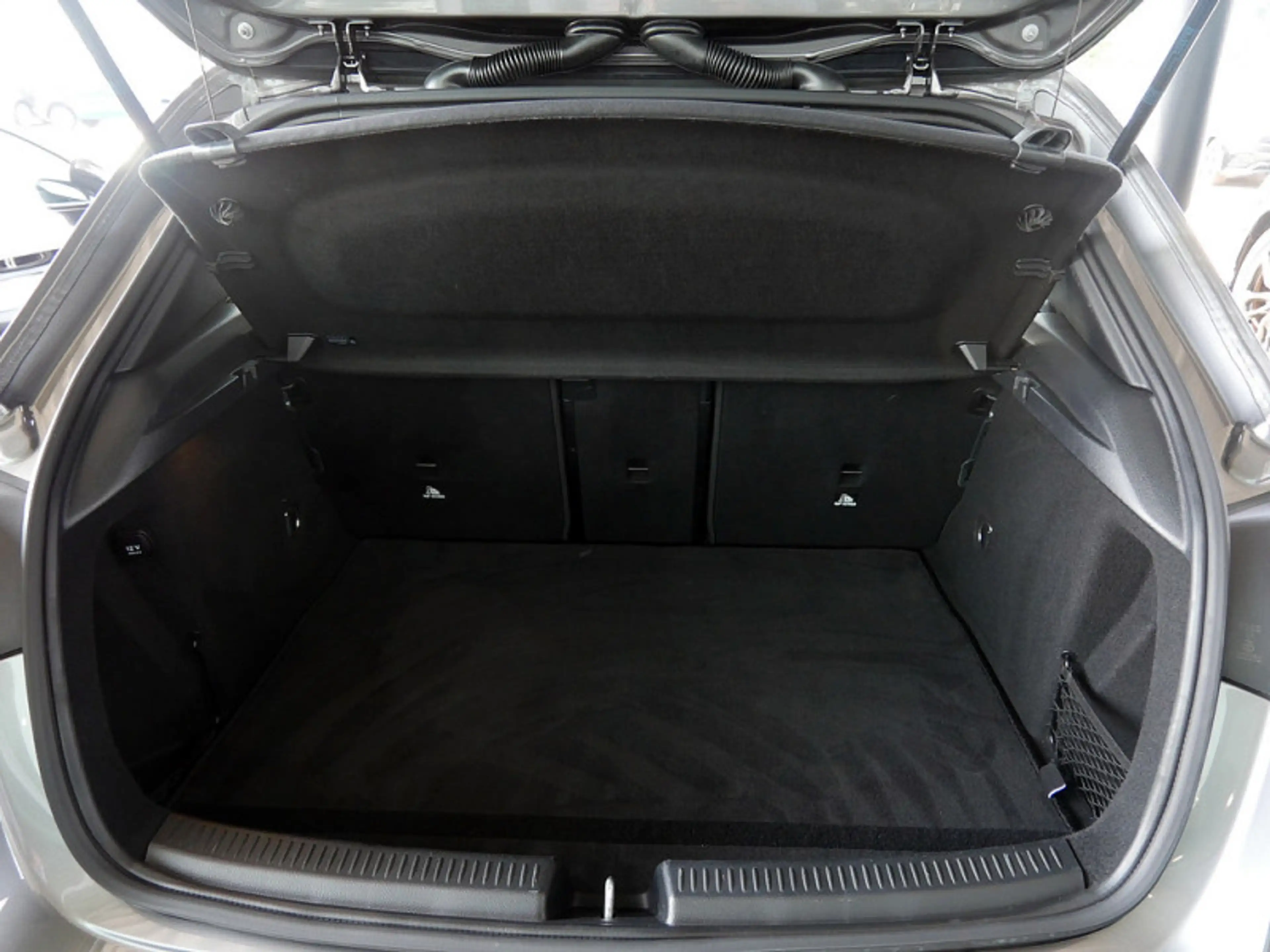 Mercedes-Benz A 250 Kompaktlimousine PREMIUM PROGRESSIVE AHK — photo 9