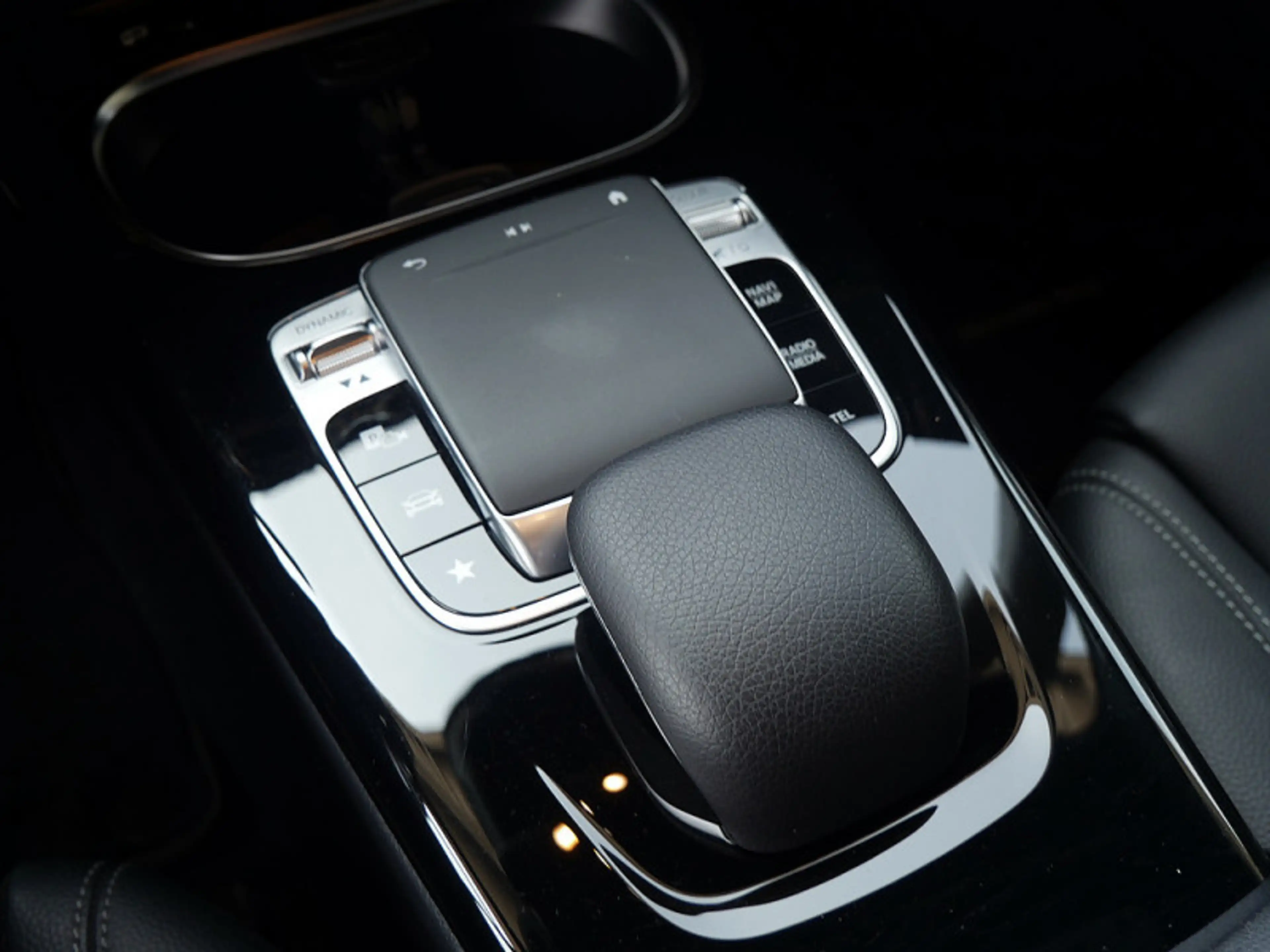 Mercedes-Benz A 250 Kompaktlimousine PREMIUM PROGRESSIVE AHK — photo 15