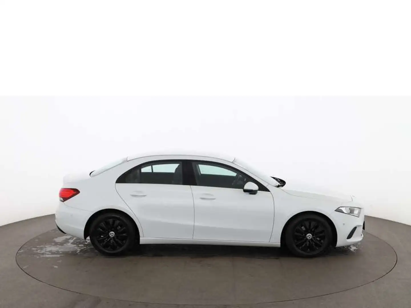 Mercedes-Benz A 180 d Style Aut NAVI ASSIST DIGITAL-TACHO LEDER Weiß - 2