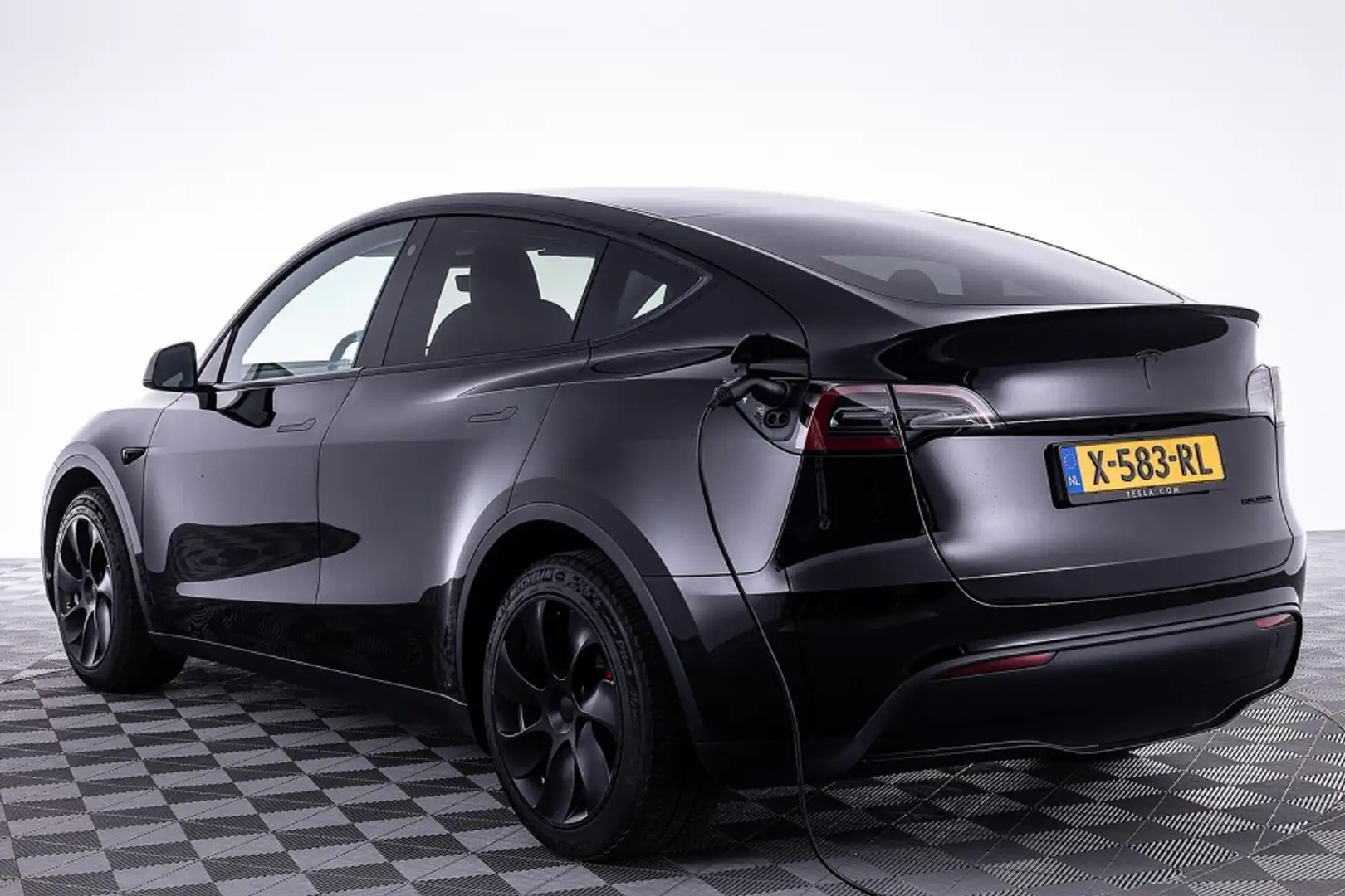 Tesla Model Y Long Range AWD 75 kWh | LEDER | PANORAMADAK ✅ 1e E Zwart - 2