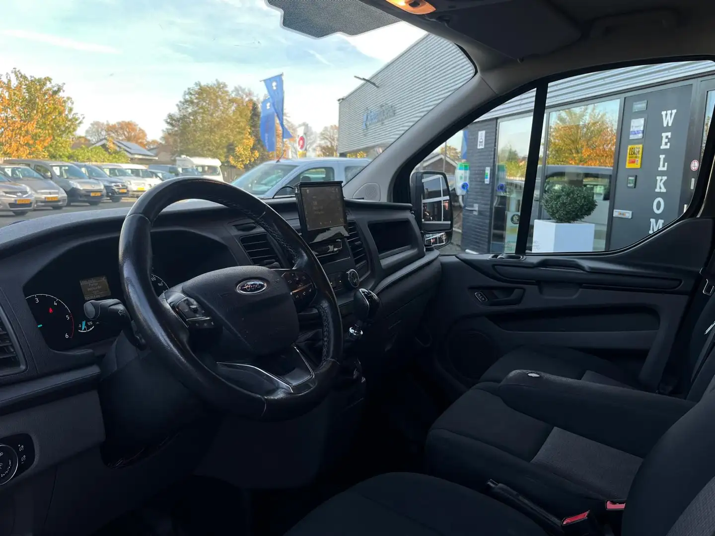 Ford Transit Custom 300 2.0 TDCI L2H2 Ambiente, Airco, Bluetooth, Crui - 2
